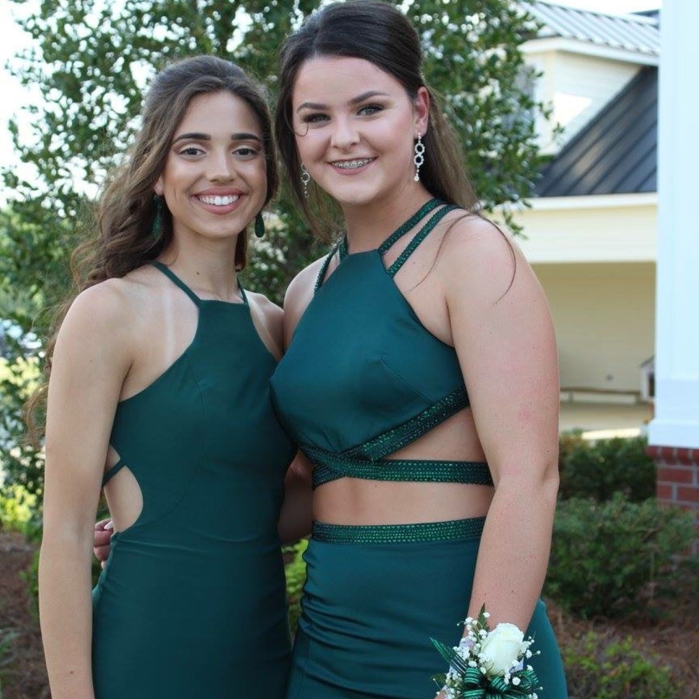 GiGi Designs Prom Dress - Picture 3 of 7